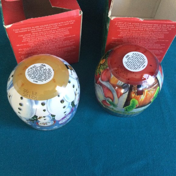 Avon Christmas Pair of Candles Scented Peppermint Holiday Greens 2000 - Picture 5 of 7